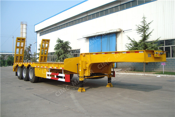 three axles lowbeds trailer
