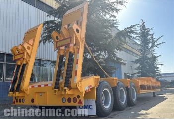 Tire Exposed 60 Ton Low Bed Trailer will export to Dominica