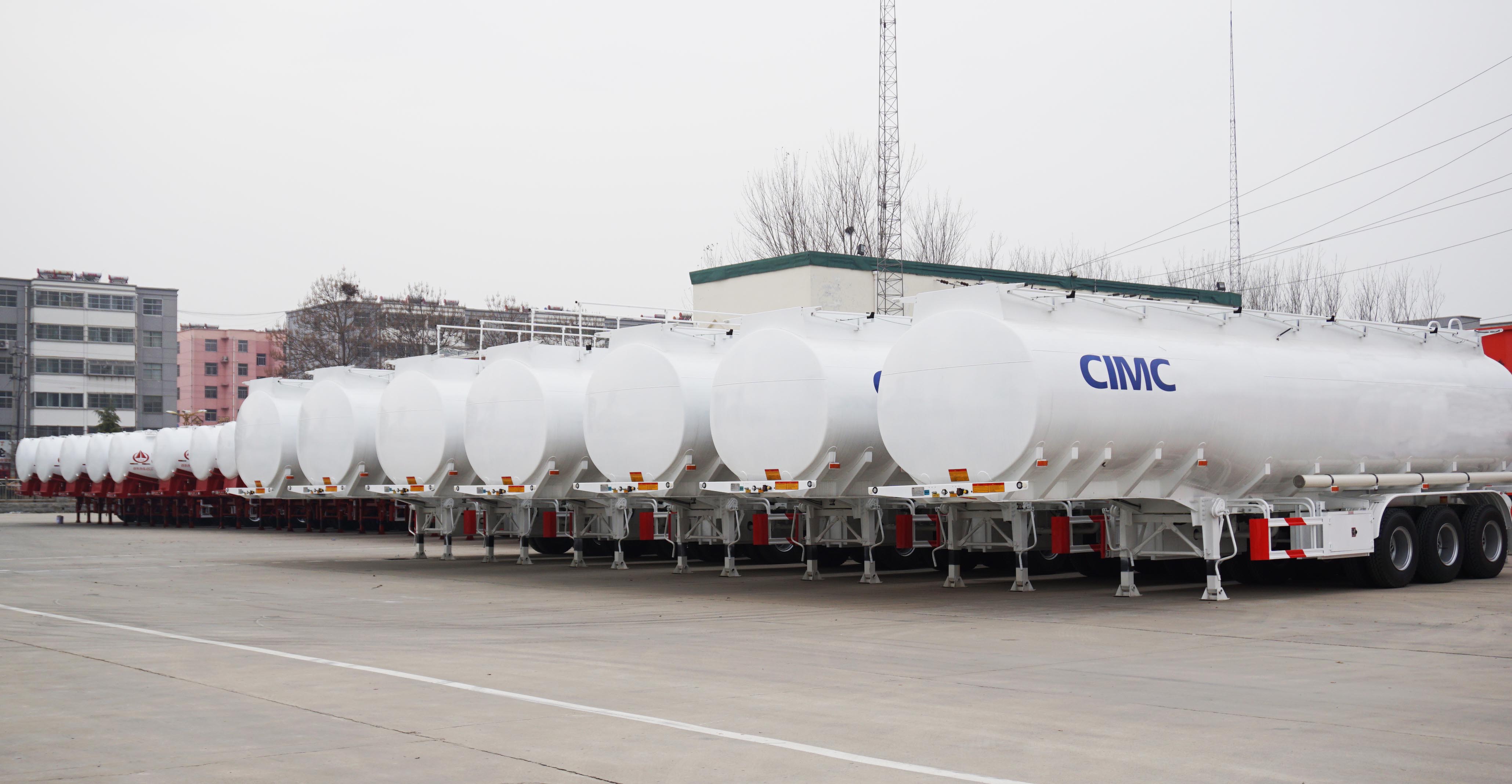 Fuel tanker trailer