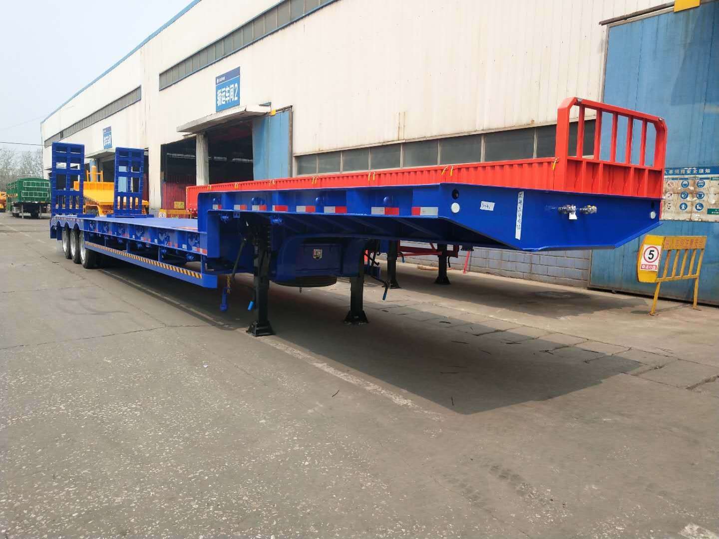 low bed trailer
