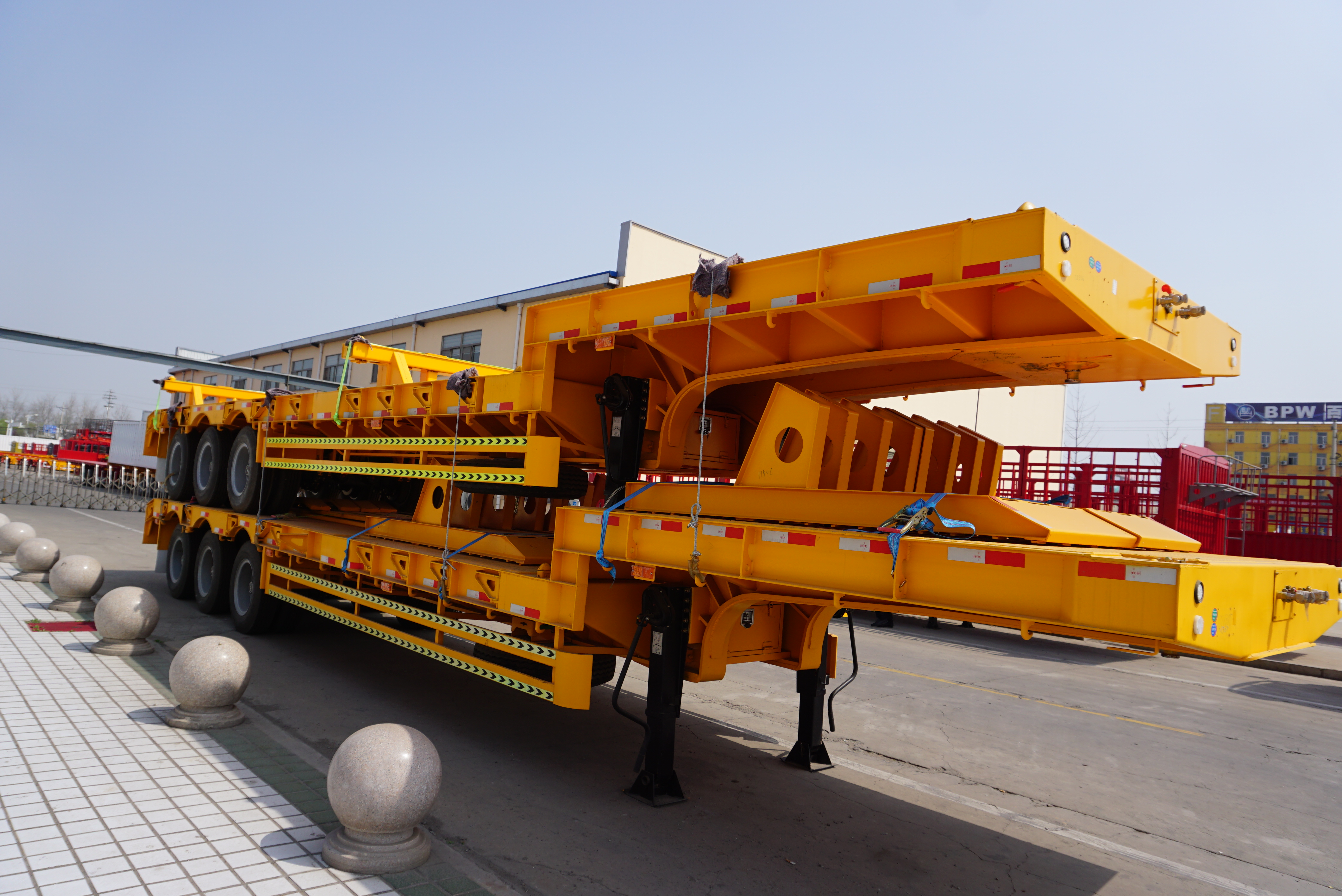low bed trailer