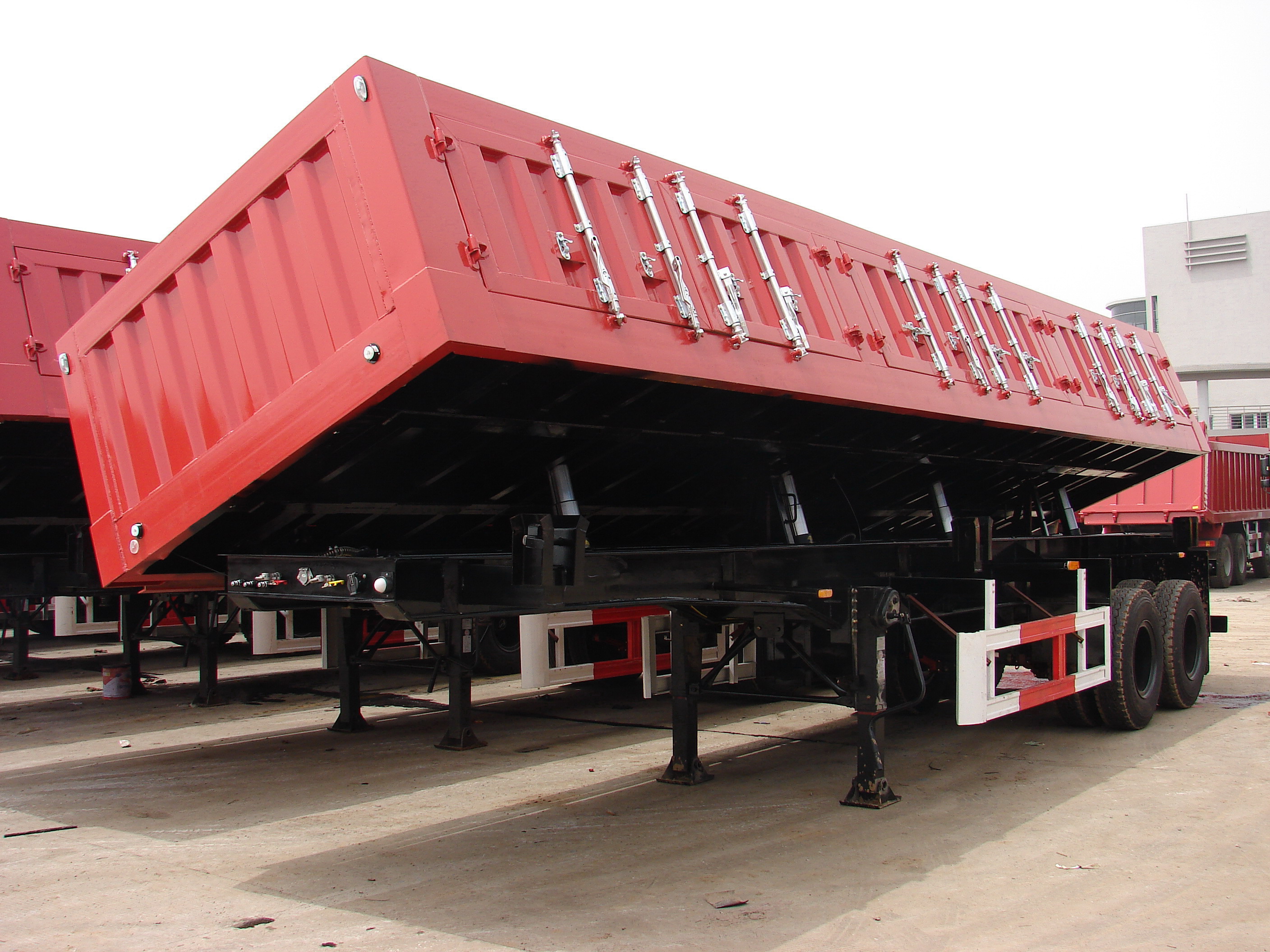 side tipper trailer