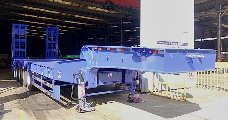 CIMC 4 Axle 100ton Low Bed Trailer for Sale in Mozambique