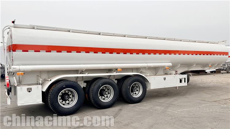 Tri Axle 45000 L Oil Tanker Trailer for Sale In Rwanda