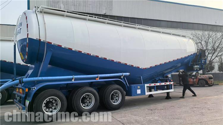 Tri Axle Cement Bulker Tanker Trailer for Sale In Kenya