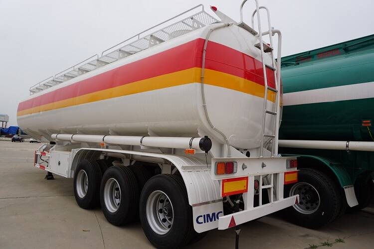 Oil tanker trailer