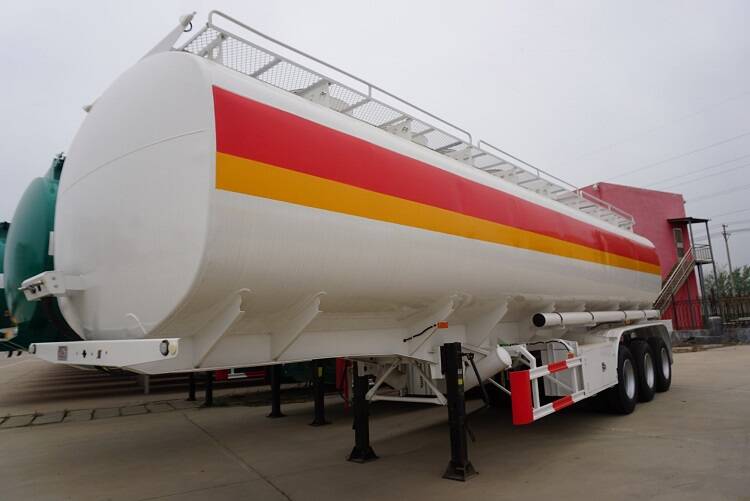 Oil tanker trailer