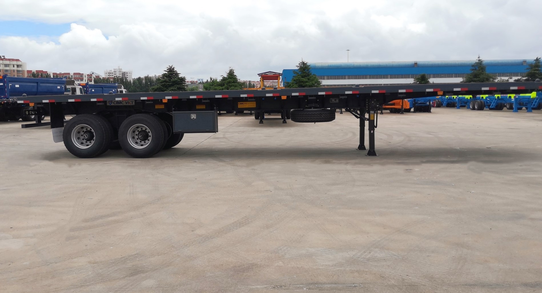 flatbed truck trailer