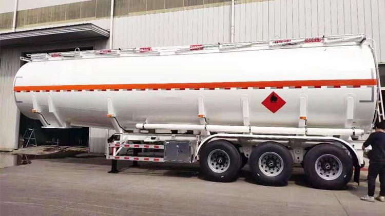 45000L Tri Axle Fuel Tanker Truck for Sale In Djibouti