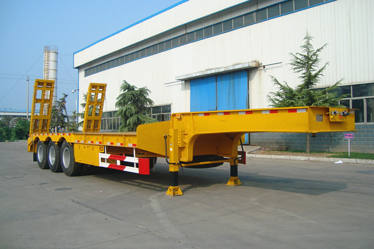 Tri Axle 60T Low Loader Truck Trailer for Sale in Tanzania Arusha